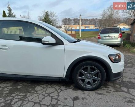 Белый Вольво Ц30, объемом двигателя 1.98 л и пробегом 196 тыс. км за 7600 $, фото 5 на Automoto.ua