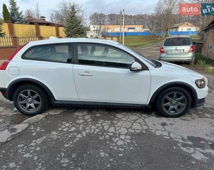 Белый Вольво Ц30, объемом двигателя 1.98 л и пробегом 196 тыс. км за 7600 $, фото 6 на Automoto.ua