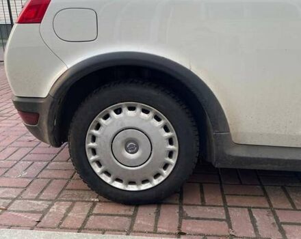 Белый Вольво Ц30, объемом двигателя 1.98 л и пробегом 196 тыс. км за 7600 $, фото 61 на Automoto.ua