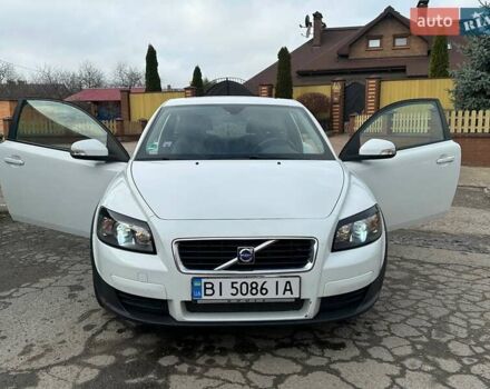 Белый Вольво Ц30, объемом двигателя 1.98 л и пробегом 196 тыс. км за 7600 $, фото 1 на Automoto.ua