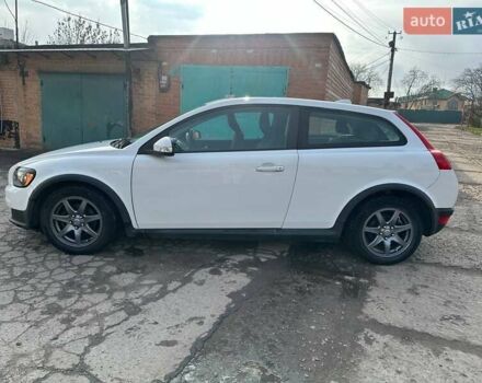 Белый Вольво Ц30, объемом двигателя 1.98 л и пробегом 196 тыс. км за 7600 $, фото 11 на Automoto.ua