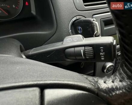 Белый Вольво Ц30, объемом двигателя 1.98 л и пробегом 196 тыс. км за 7600 $, фото 57 на Automoto.ua