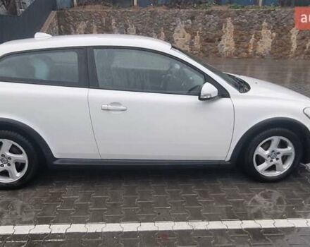 Білий Вольво C30, об'ємом двигуна 2 л та пробігом 105 тис. км за 10000 $, фото 7 на Automoto.ua
