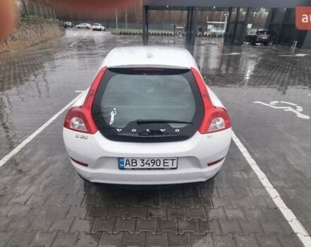 Білий Вольво C30, об'ємом двигуна 2 л та пробігом 105 тис. км за 10000 $, фото 5 на Automoto.ua