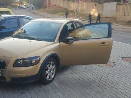 Вольво Ц30 2007 в Киеве на Automoto.ua Бежевый Вольво Ц30, объемом двигателя 2.4 л и пробегом 271 тыс. км за 7100 $, фото 1 на Automoto.ua