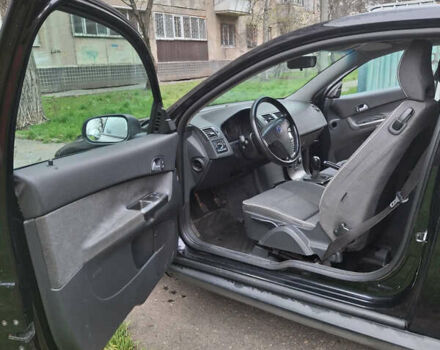 Черный Вольво Ц30, объемом двигателя 1.6 л и пробегом 286 тыс. км за 5200 $, фото 16 на Automoto.ua
