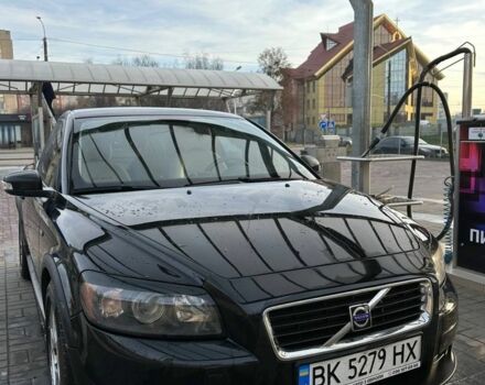 Черный Вольво Ц30, объемом двигателя 1.6 л и пробегом 258 тыс. км за 6500 $, фото 2 на Automoto.ua
