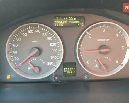 Коричневый Вольво Ц30, объемом двигателя 1.6 л и пробегом 250 тыс. км за 6200 $, фото 5 на Automoto.ua