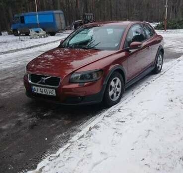 Красный Вольво Ц30, объемом двигателя 1.8 л и пробегом 142 тыс. км за 4900 $, фото 1 на Automoto.ua