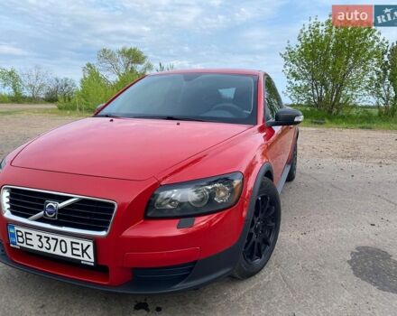 Красный Вольво Ц30, объемом двигателя 2.4 л и пробегом 257 тыс. км за 7100 $, фото 1 на Automoto.ua