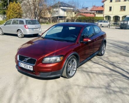 Красный Вольво Ц30, объемом двигателя 2.4 л и пробегом 220 тыс. км за 8500 $, фото 1 на Automoto.ua