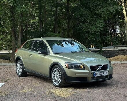 Жовтий Вольво C30, об'ємом двигуна 2.44 л та пробігом 210 тис. км за 8800 $, фото 1 на Automoto.ua