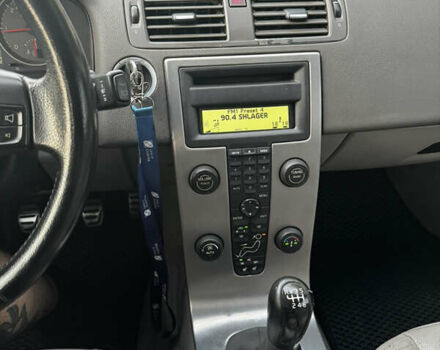 Сірий Вольво C30, об'ємом двигуна 2 л та пробігом 249 тис. км за 6000 $, фото 4 на Automoto.ua