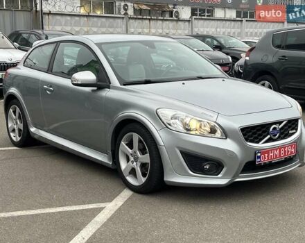 Серый Вольво Ц30, объемом двигателя 1.6 л и пробегом 249 тыс. км за 10000 $, фото 4 на Automoto.ua