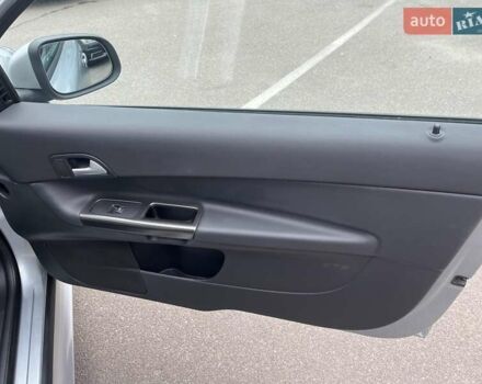 Серый Вольво Ц30, объемом двигателя 1.6 л и пробегом 249 тыс. км за 10000 $, фото 13 на Automoto.ua