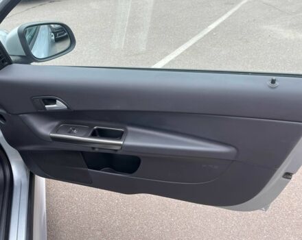 Серый Вольво Ц30, объемом двигателя 1.6 л и пробегом 249 тыс. км за 10000 $, фото 13 на Automoto.ua