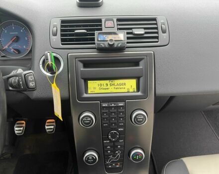 Серый Вольво Ц30, объемом двигателя 1.6 л и пробегом 249 тыс. км за 10000 $, фото 19 на Automoto.ua