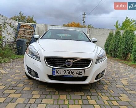 Белый Вольво Ц70, объемом двигателя 2.52 л и пробегом 315 тыс. км за 12300 $, фото 7 на Automoto.ua