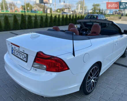 Белый Вольво Ц70, объемом двигателя 2.5 л и пробегом 265 тыс. км за 9600 $, фото 4 на Automoto.ua