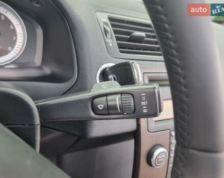 Белый Вольво Ц70, объемом двигателя 2.52 л и пробегом 165 тыс. км за 12500 $, фото 40 на Automoto.ua