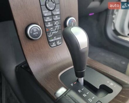 Белый Вольво Ц70, объемом двигателя 2.52 л и пробегом 165 тыс. км за 12500 $, фото 45 на Automoto.ua