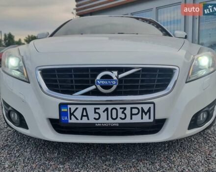 Белый Вольво Ц70, объемом двигателя 2.52 л и пробегом 165 тыс. км за 12500 $, фото 14 на Automoto.ua