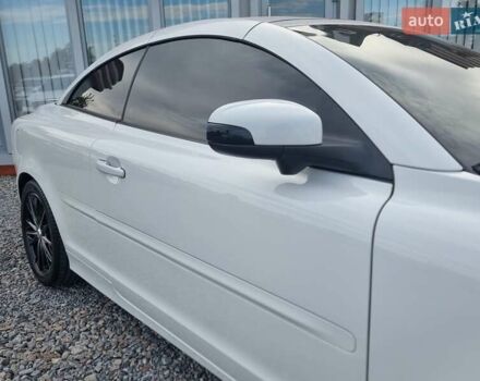 Белый Вольво Ц70, объемом двигателя 2.52 л и пробегом 165 тыс. км за 12500 $, фото 13 на Automoto.ua