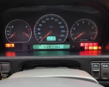 Красный Вольво Ц70, объемом двигателя 2.3 л и пробегом 285 тыс. км за 3500 $, фото 3 на Automoto.ua