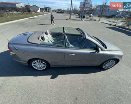 Серый Вольво Ц70, объемом двигателя 2.5 л и пробегом 172 тыс. км за 7400 $, фото 10 на Automoto.ua