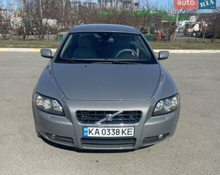 Серый Вольво Ц70, объемом двигателя 2.5 л и пробегом 172 тыс. км за 7400 $, фото 1 на Automoto.ua