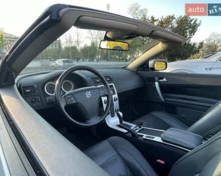 Сірий Вольво C70, об'ємом двигуна 2.5 л та пробігом 130 тис. км за 11000 $, фото 13 на Automoto.ua