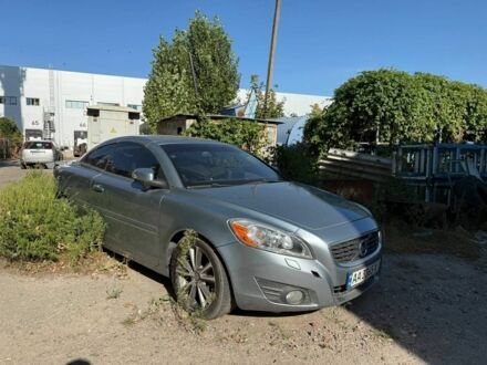 Синий Вольво Ц70, объемом двигателя 2.5 л и пробегом 180 тыс. км за 4000 $, фото 1 на Automoto.ua