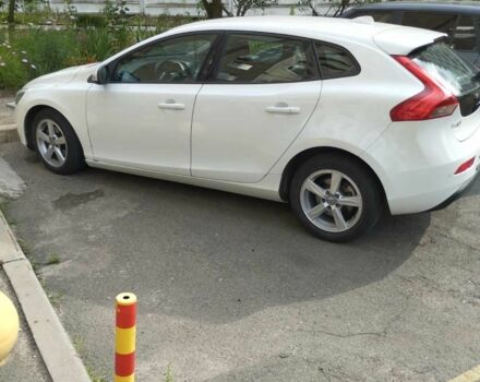 Белый Вольво Другая, объемом двигателя 1.6 л и пробегом 160 тыс. км за 9900 $, фото 2 на Automoto.ua