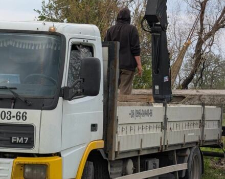 Белый Вольво Другая, объемом двигателя 7.3 л и пробегом 390 тыс. км за 428 $, фото 2 на Automoto.ua