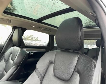 Чорний Вольво Інша, об'ємом двигуна 2 л та пробігом 14 тис. км за 17999 $, фото 8 на Automoto.ua