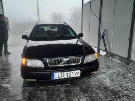 Черный Вольво Другая, объемом двигателя 0 л и пробегом 200 тыс. км за 1200 $, фото 1 на Automoto.ua