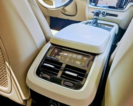 Коричневый Вольво Другая, объемом двигателя 2 л и пробегом 132 тыс. км за 31499 $, фото 14 на Automoto.ua