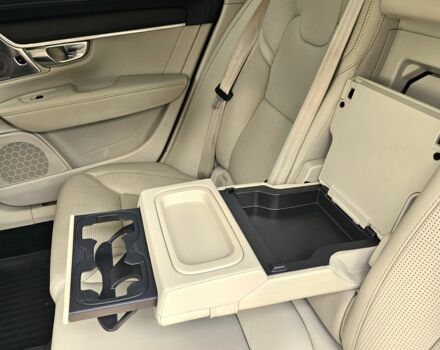 Коричневый Вольво Другая, объемом двигателя 2 л и пробегом 132 тыс. км за 31499 $, фото 15 на Automoto.ua