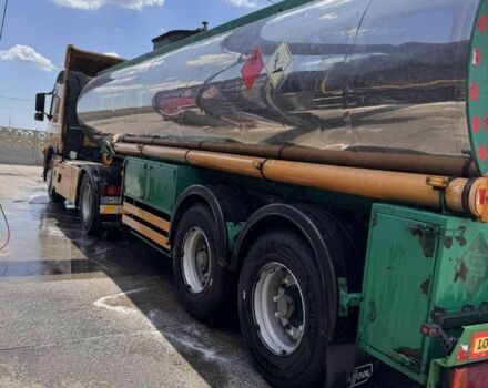 Желтый Вольво Другая, объемом двигателя 9.4 л и пробегом 800 тыс. км за 16000 $, фото 4 на Automoto.ua