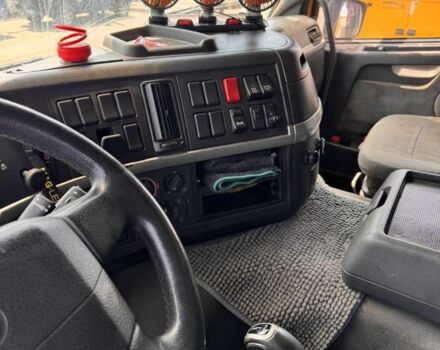 Желтый Вольво Другая, объемом двигателя 9.4 л и пробегом 800 тыс. км за 16000 $, фото 10 на Automoto.ua