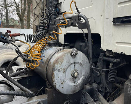 Белый Вольво FH 12, объемом двигателя 12 л и пробегом 570 тыс. км за 12000 $, фото 6 на Automoto.ua