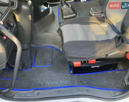 Белый Вольво FH 12, объемом двигателя 12 л и пробегом 5 тыс. км за 3000 $, фото 2 на Automoto.ua