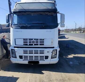 Білий Вольво FH 12, об'ємом двигуна 12.1 л та пробігом 2 тис. км за 7948 $, фото 2 на Automoto.ua