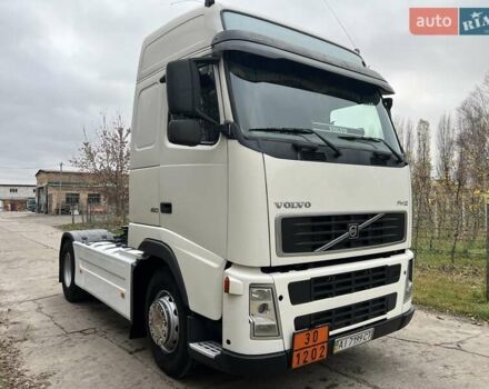 Белый Вольво FH 12, объемом двигателя 12 л и пробегом 698 тыс. км за 10900 $, фото 3 на Automoto.ua