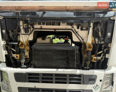 Вольво FH 12 2005 в Броварах на Automoto.ua Белый Вольво FH 12, объемом двигателя 12.13 л и пробегом 1 тыс. км за 11200 $, фото 5 на Automoto.ua