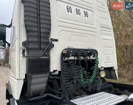 Белый Вольво FH 12, объемом двигателя 12 л и пробегом 698 тыс. км за 10900 $, фото 22 на Automoto.ua