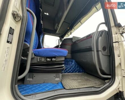 Белый Вольво FH 12, объемом двигателя 12 л и пробегом 698 тыс. км за 10900 $, фото 33 на Automoto.ua