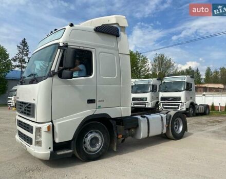 Белый Вольво FH 12, объемом двигателя 12.7 л и пробегом 1 тыс. км за 10000 $, фото 2 на Automoto.ua