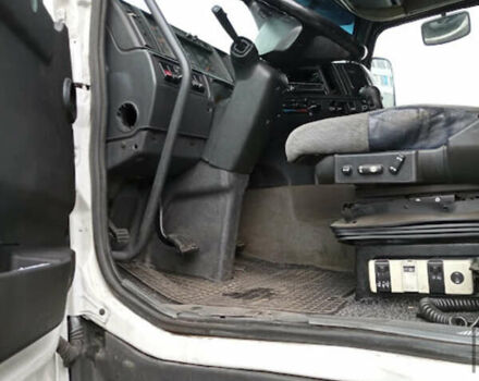 Білий Вольво FH 12, об'ємом двигуна 12.1 л та пробігом 100 тис. км за 34500 $, фото 20 на Automoto.ua