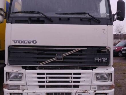 Вольво FH 12 2001 у Радехове на Automoto.ua Білий Вольво FH 12, об'ємом двигуна 12.1 л та пробігом 276 тис. км за 11500 $, фото 1 на Automoto.ua